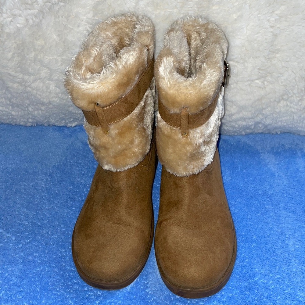 NWOT.  G by Guess Women’s Adlea Medium Brown Boots.  Size 7M - Picture 2 of 7